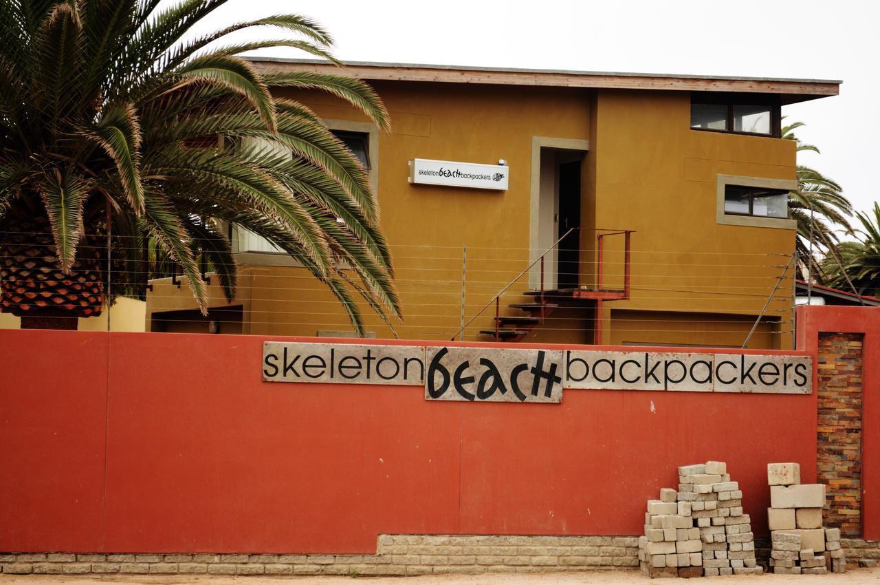 Skeleton Beach Backpackers Суакопмунд Екстериор снимка